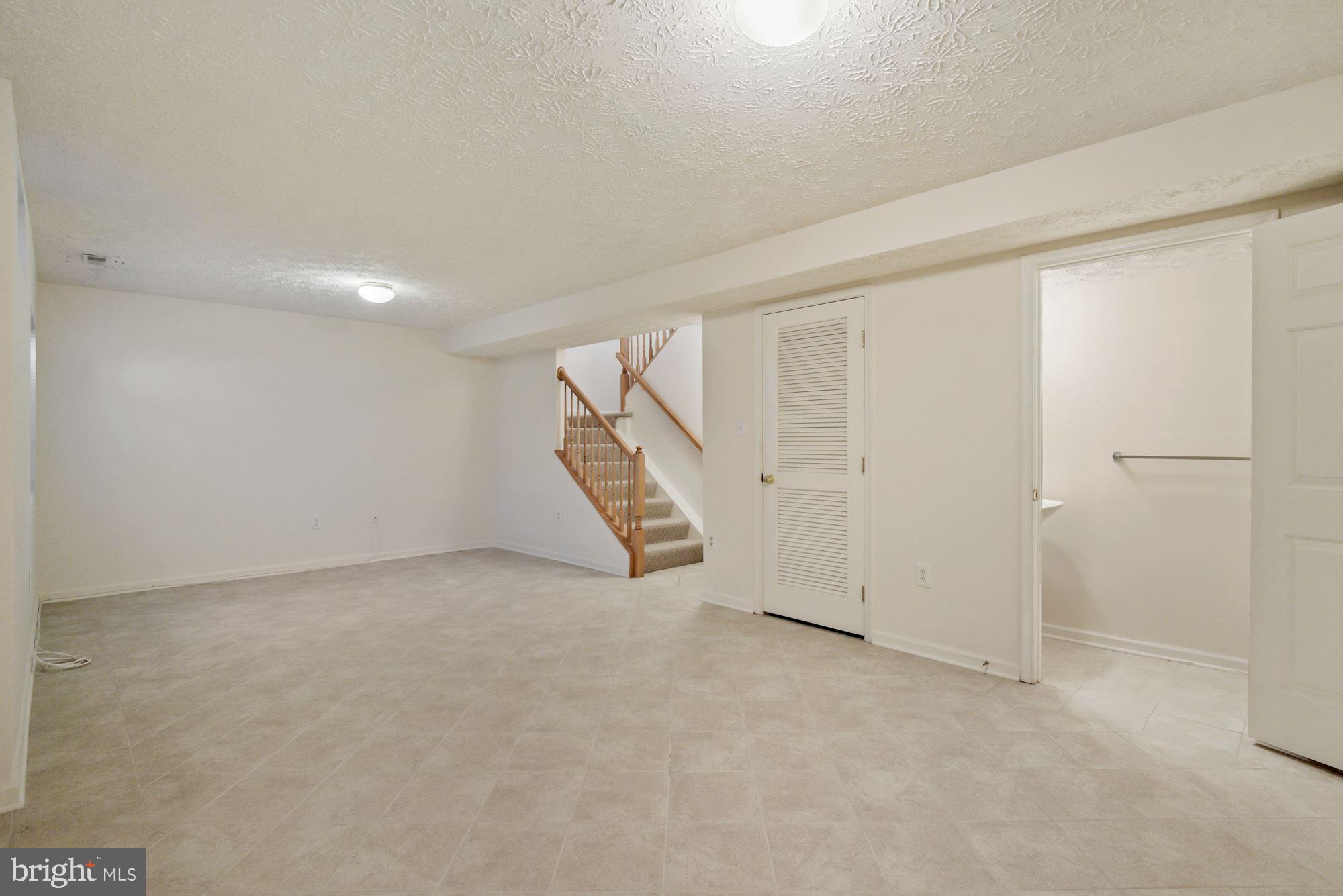 RUSSETT - Residential