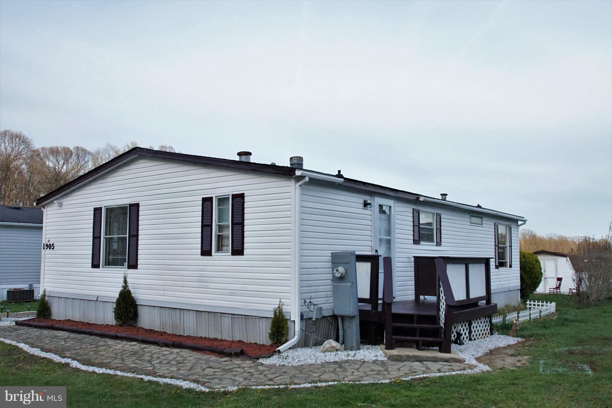 BUSH RIVER MANOR - Residential