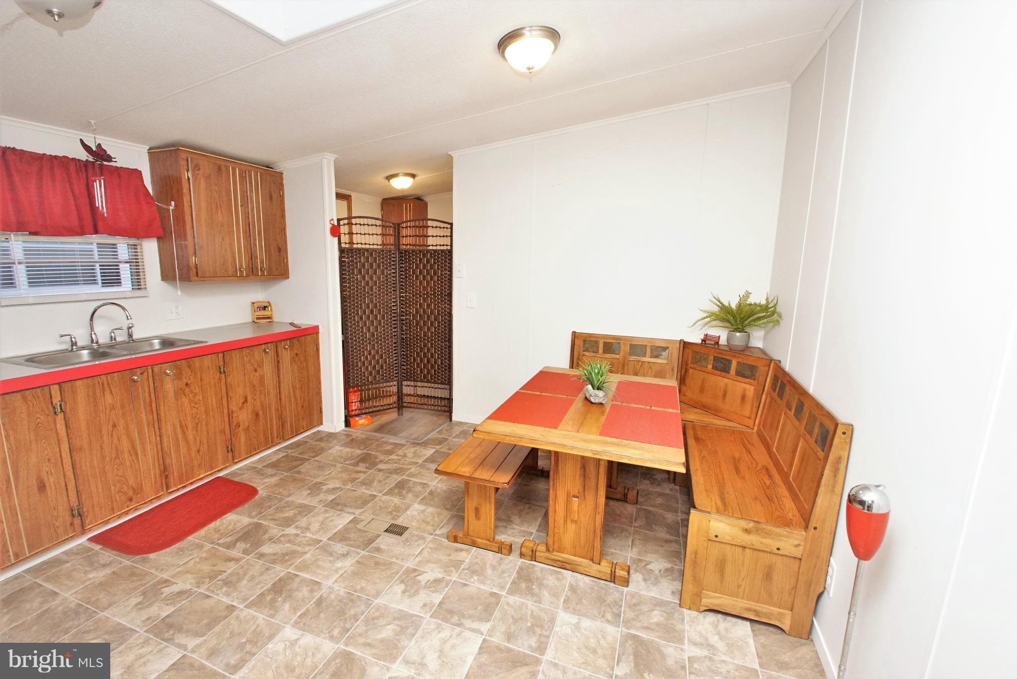 BUSH RIVER MANOR - Residential