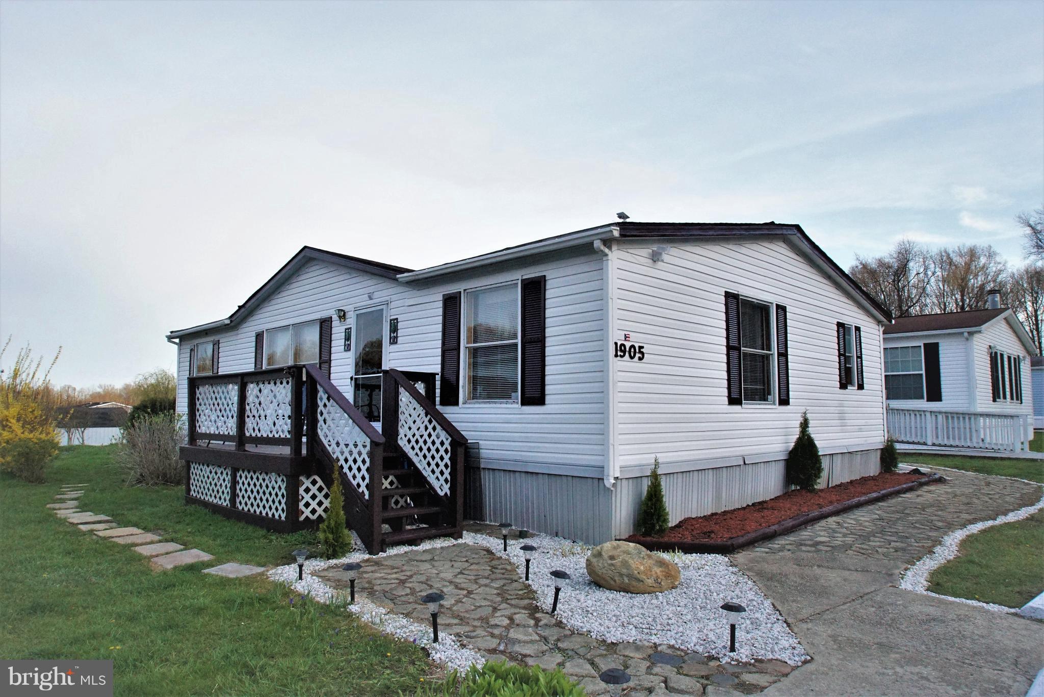 BUSH RIVER MANOR - Residential