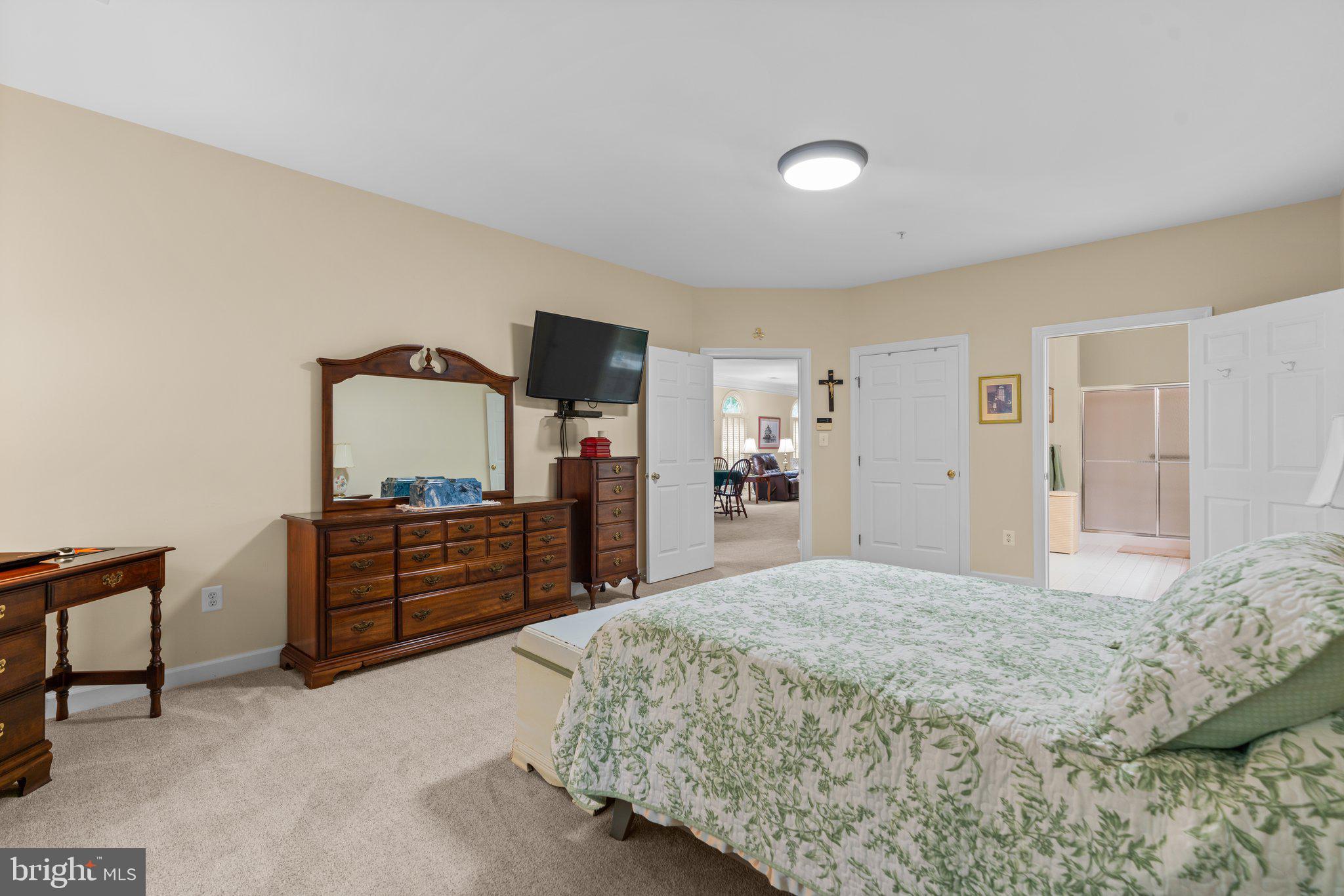 SOUTH RIVER COLONY - Residential