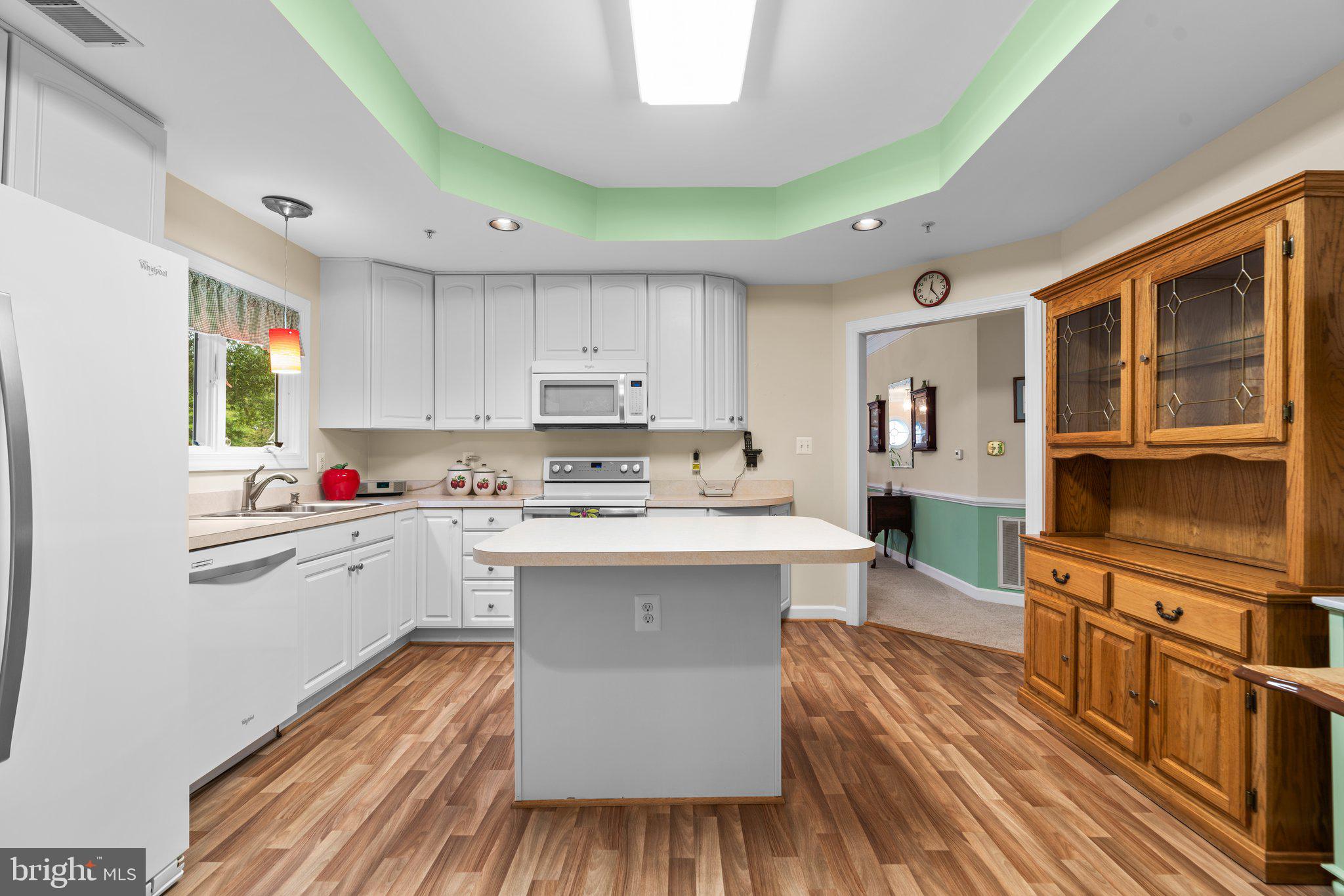 SOUTH RIVER COLONY - Residential