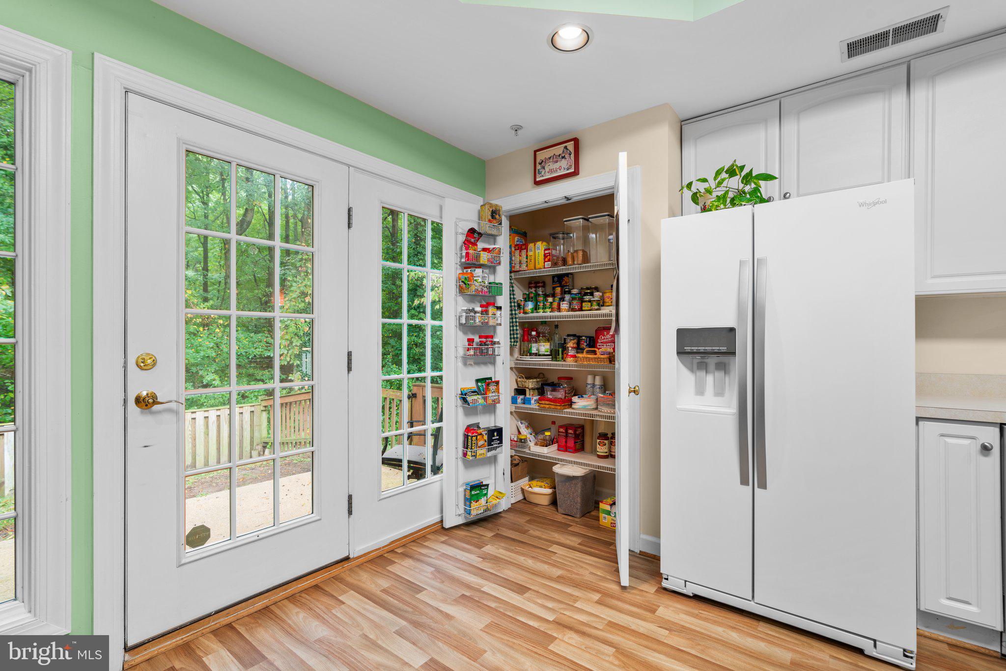 SOUTH RIVER COLONY - Residential