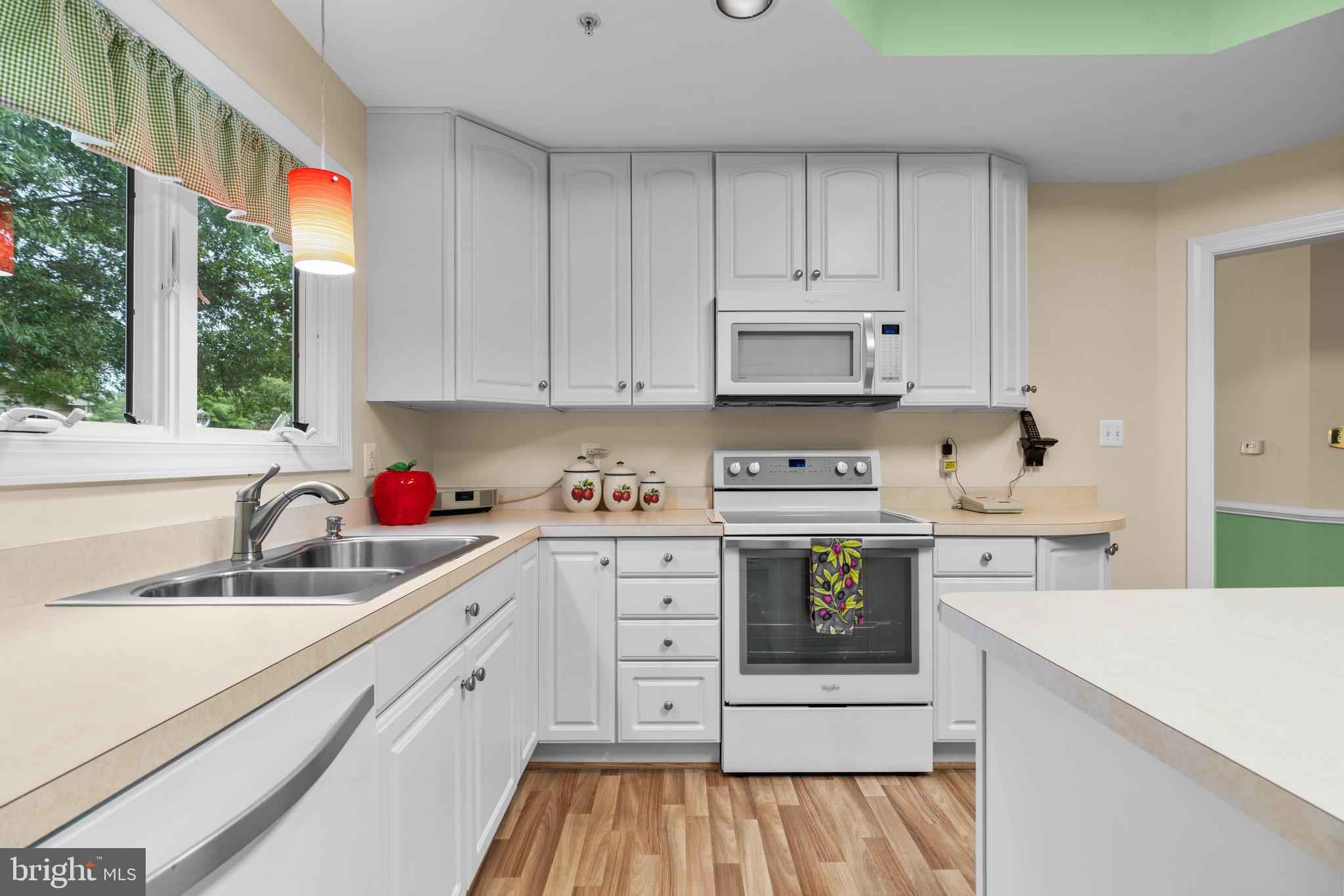 SOUTH RIVER COLONY - Residential