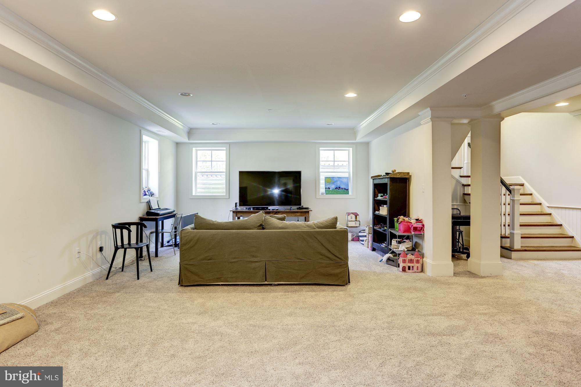 RIDGEWOOD VILLAGE - Residential