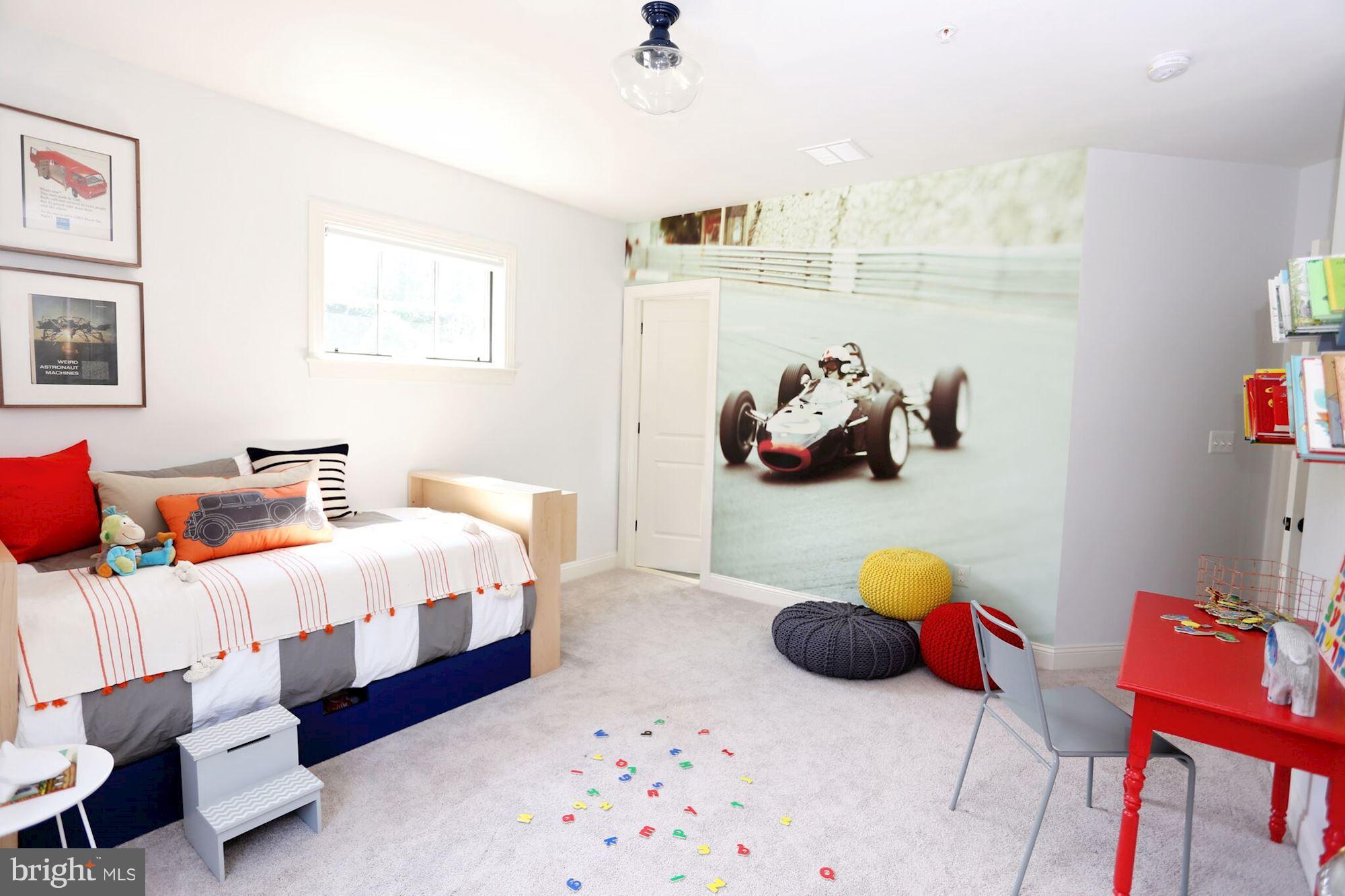 RIDGEWOOD VILLAGE - Residential