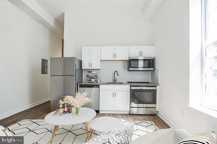 UNIVERSITY CITY - Residential Lease