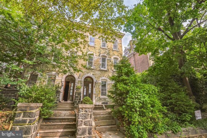 UNIVERSITY CITY - Residential Lease