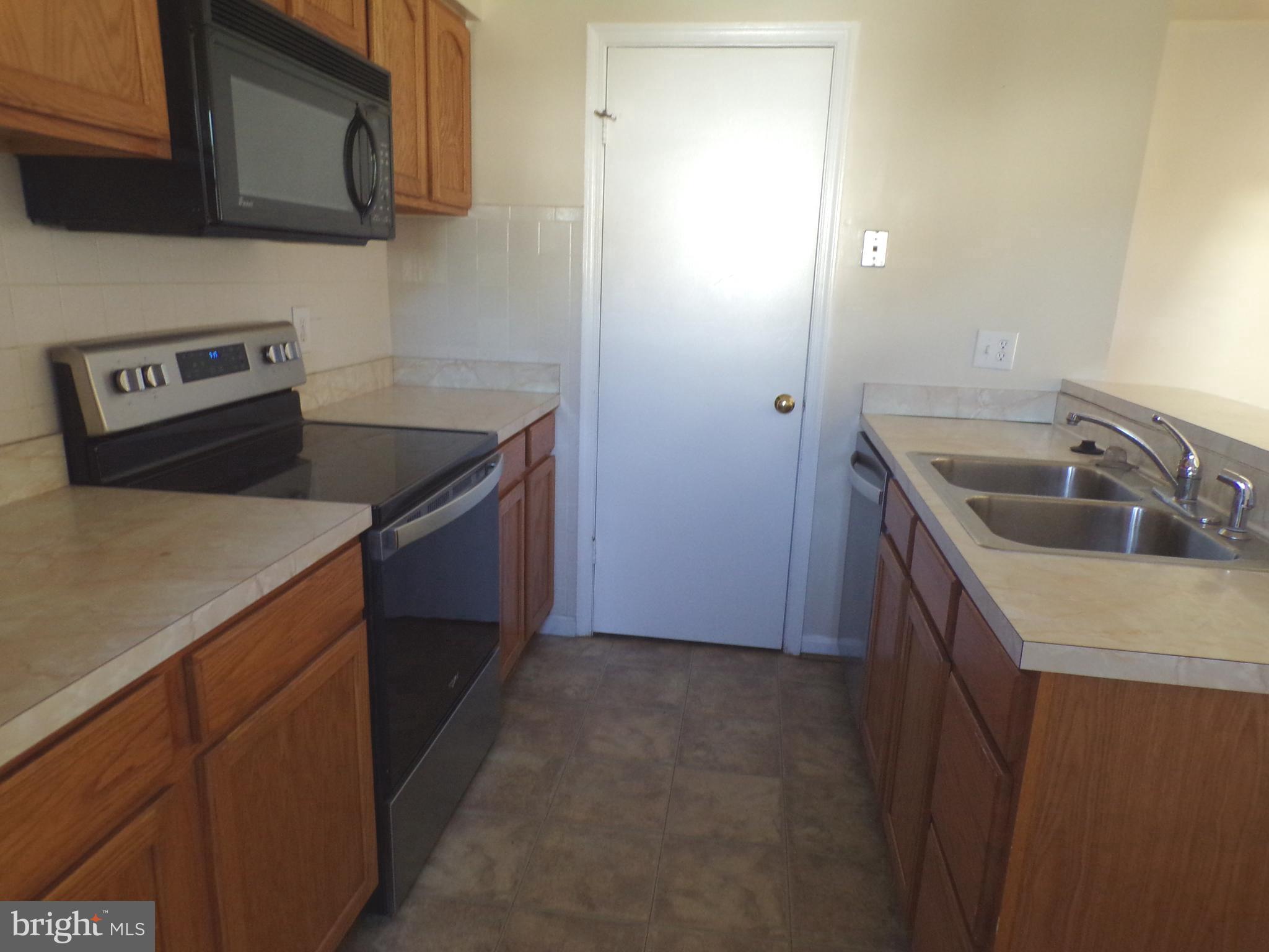 PEMBROOK VILLAGE - Residential Lease