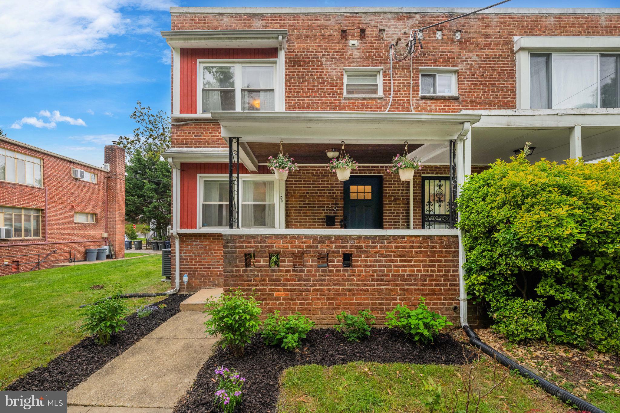 Photo 1 of 23 — 139 HAWAII AVENUE NE, WASHINGTON, DC 20011