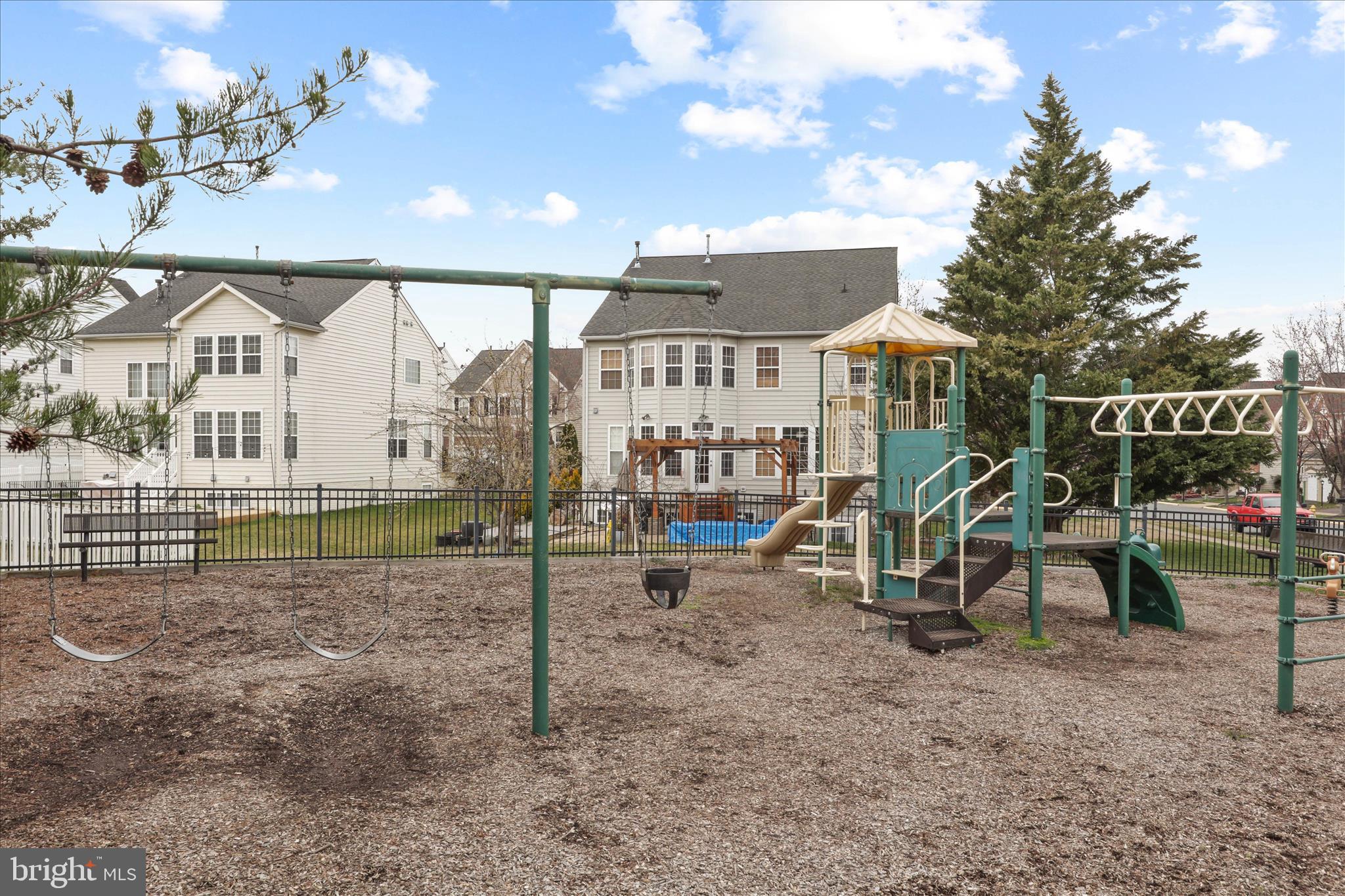 PORT POTOMAC - Residential