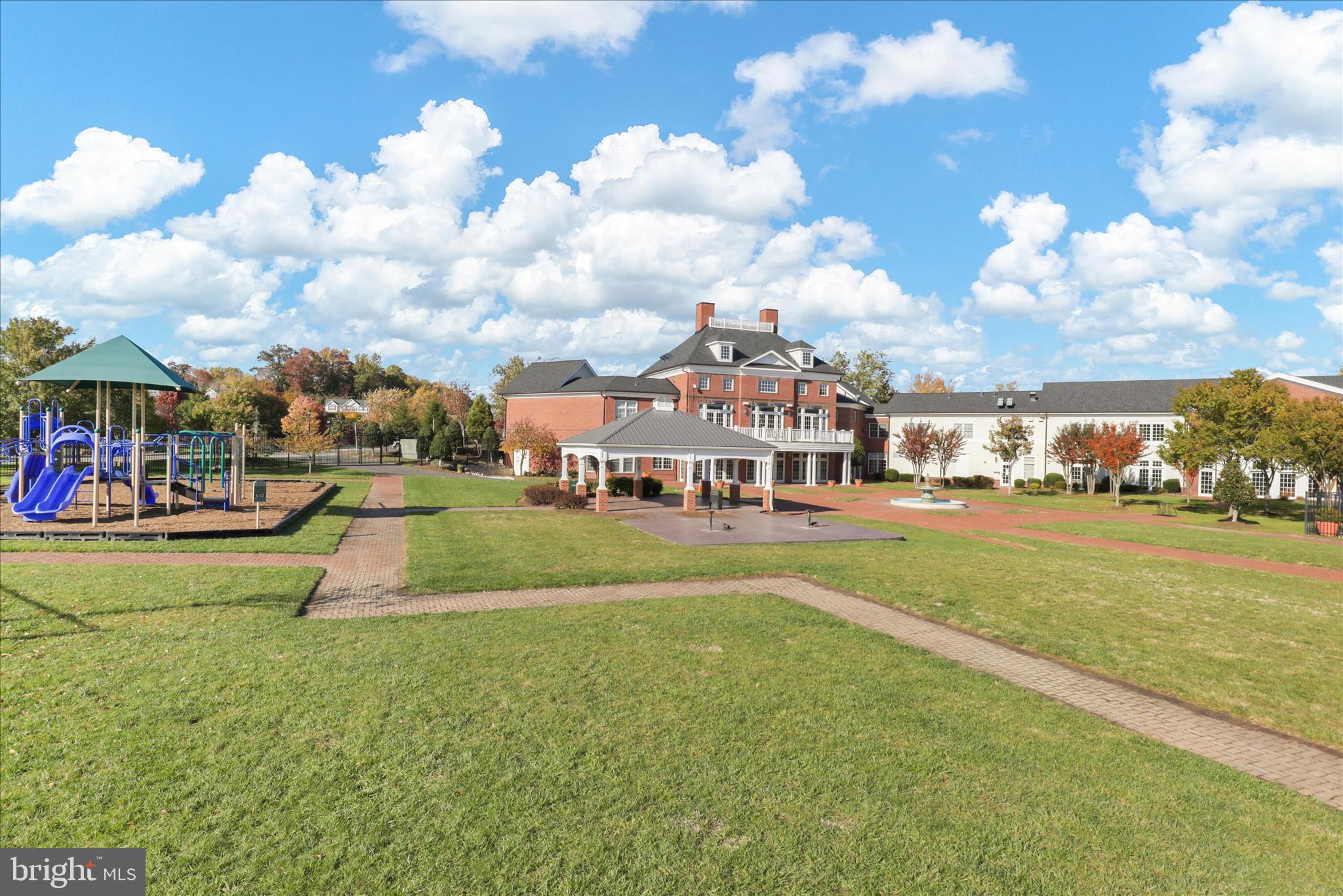 PORT POTOMAC - Residential