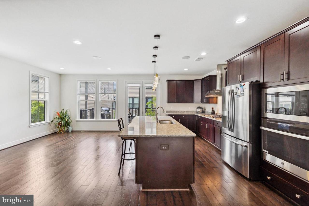 BRAMBLETON TOWN CENTER - Residential Lease