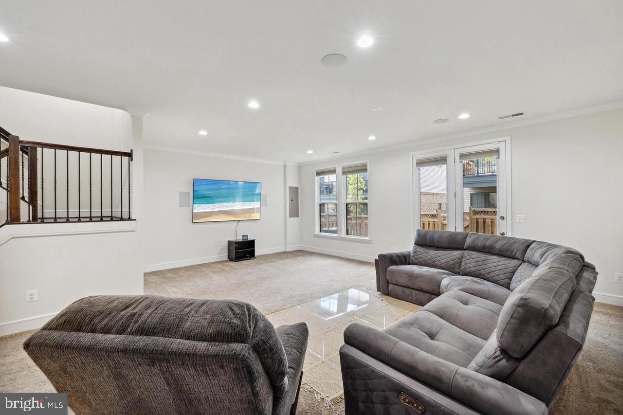 BRAMBLETON TOWN CENTER - Residential Lease