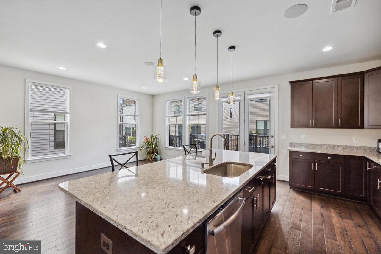 BRAMBLETON TOWN CENTER - Residential Lease