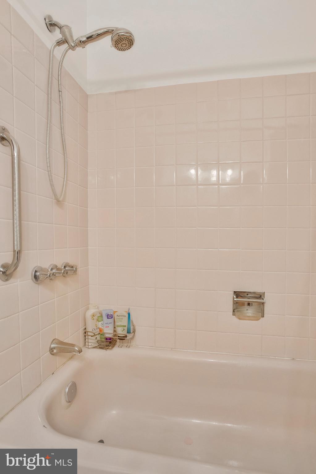 VICTORIA HEIGHTS - Residential