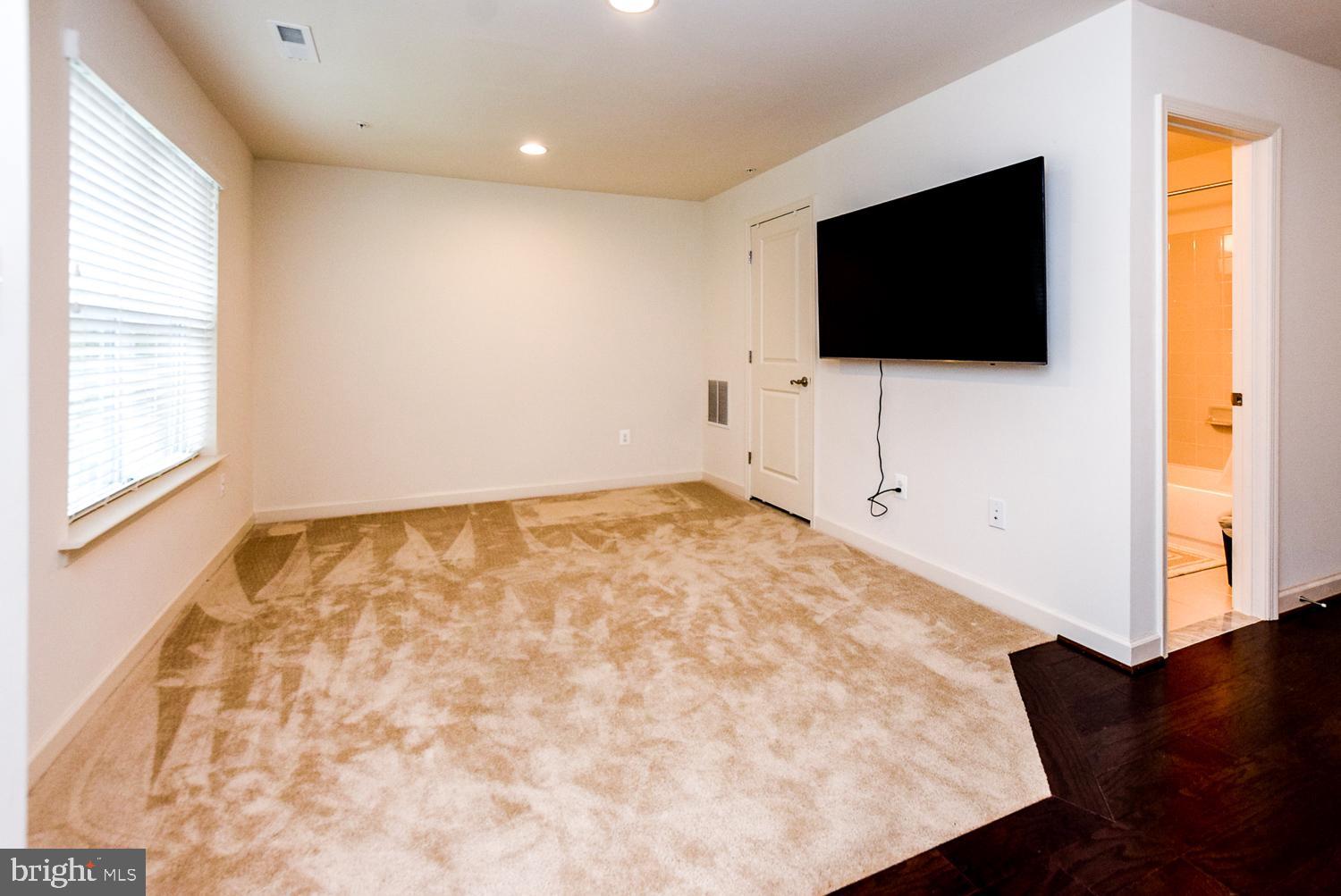 WOOD GLEN - Residential