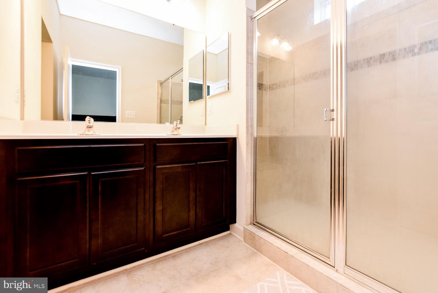 WOOD GLEN - Residential