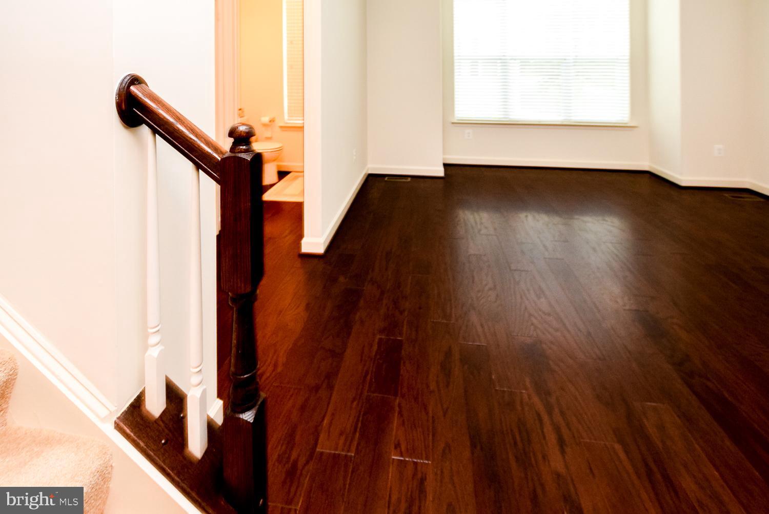 WOOD GLEN - Residential