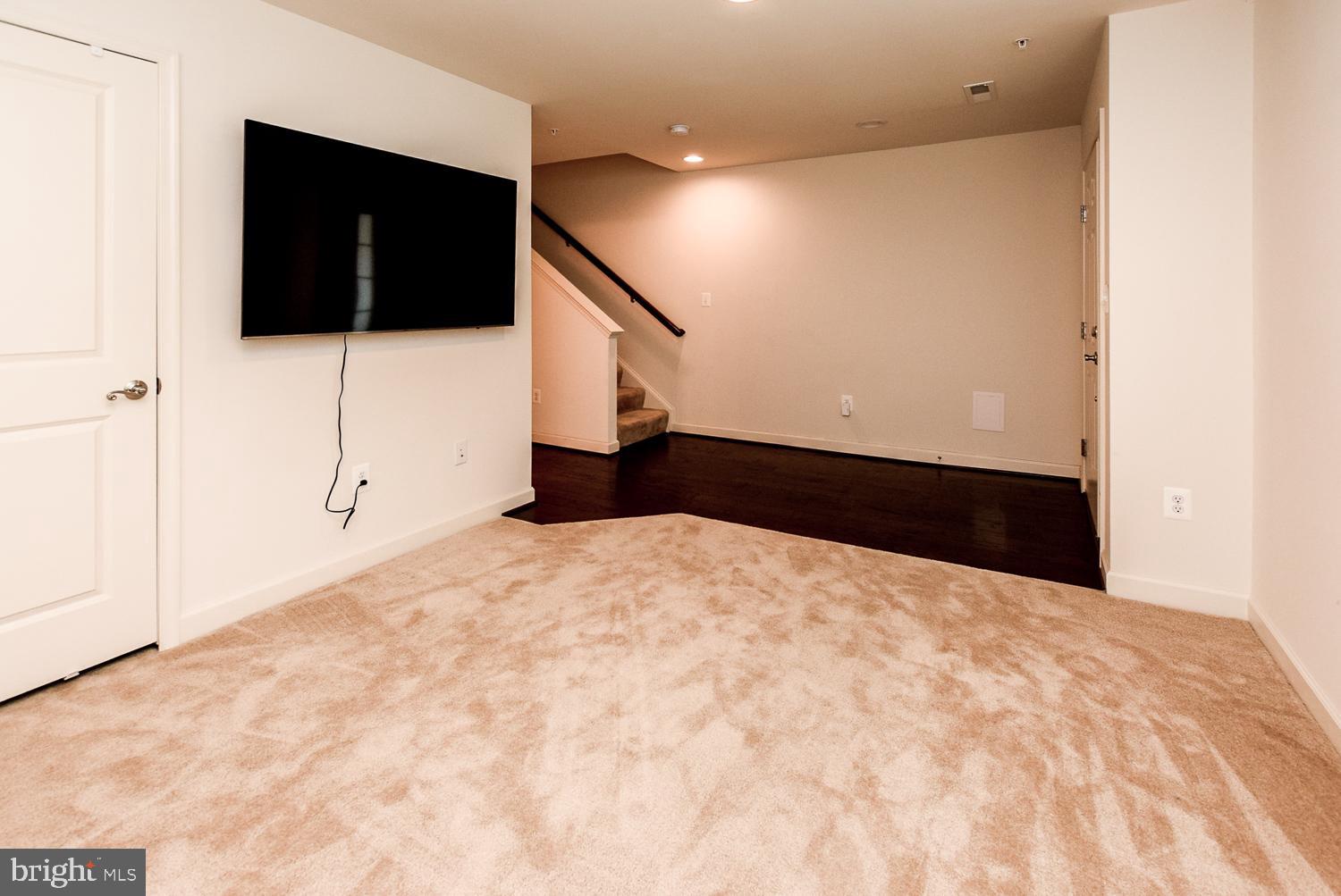 WOOD GLEN - Residential