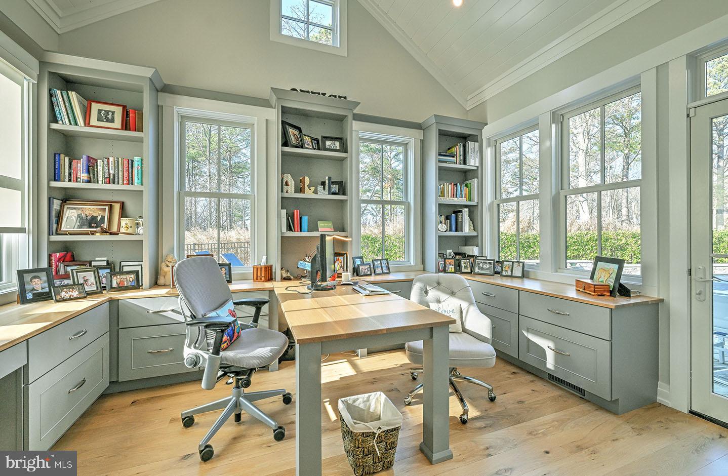 MARINERS RETREAT - Residential