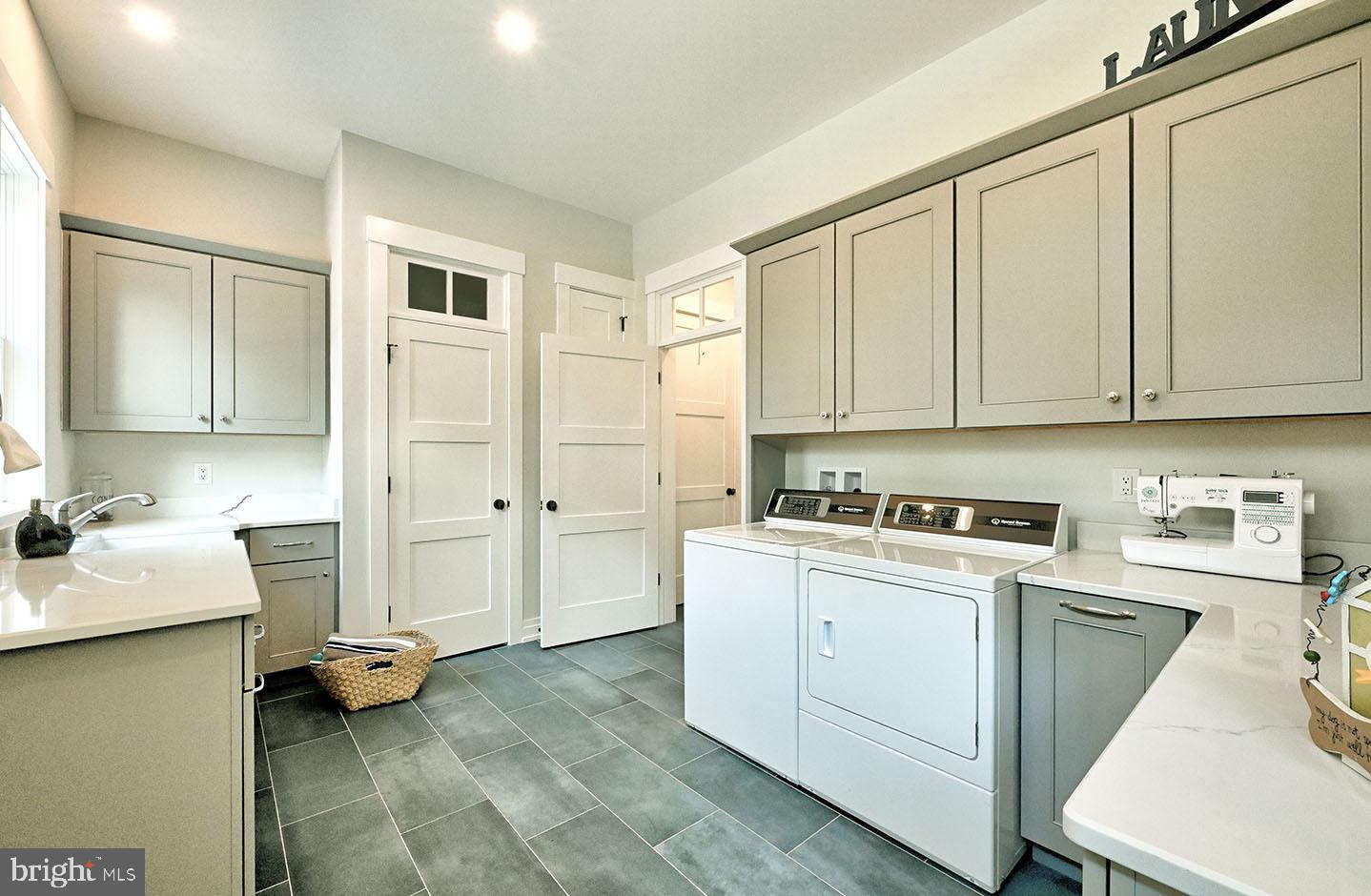 MARINERS RETREAT - Residential