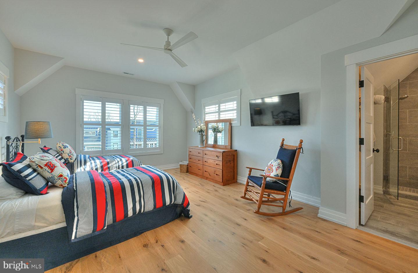 MARINERS RETREAT - Residential