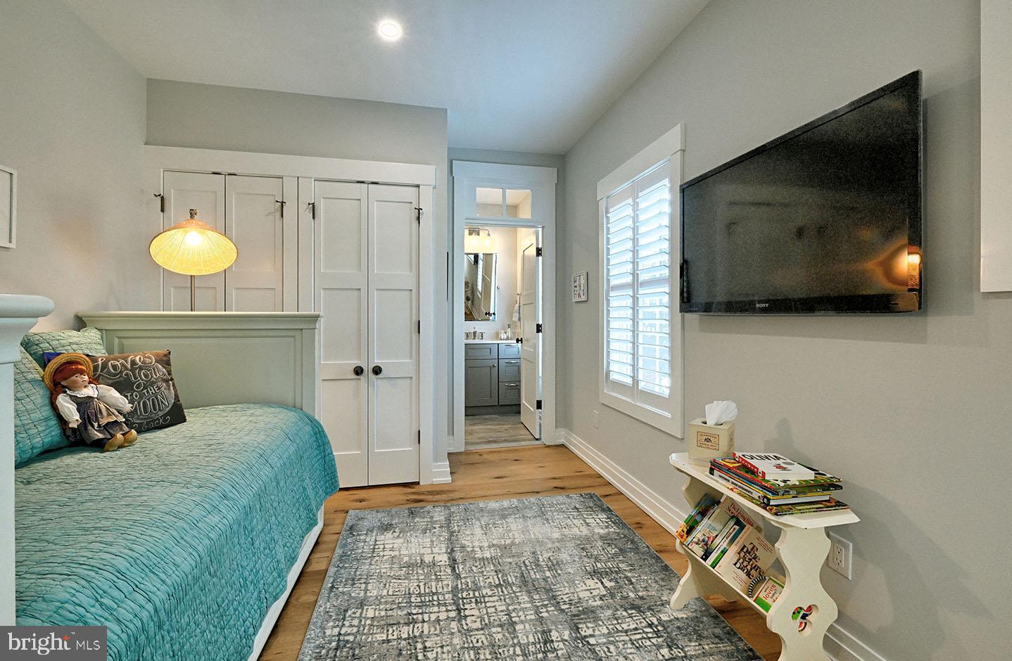 MARINERS RETREAT - Residential