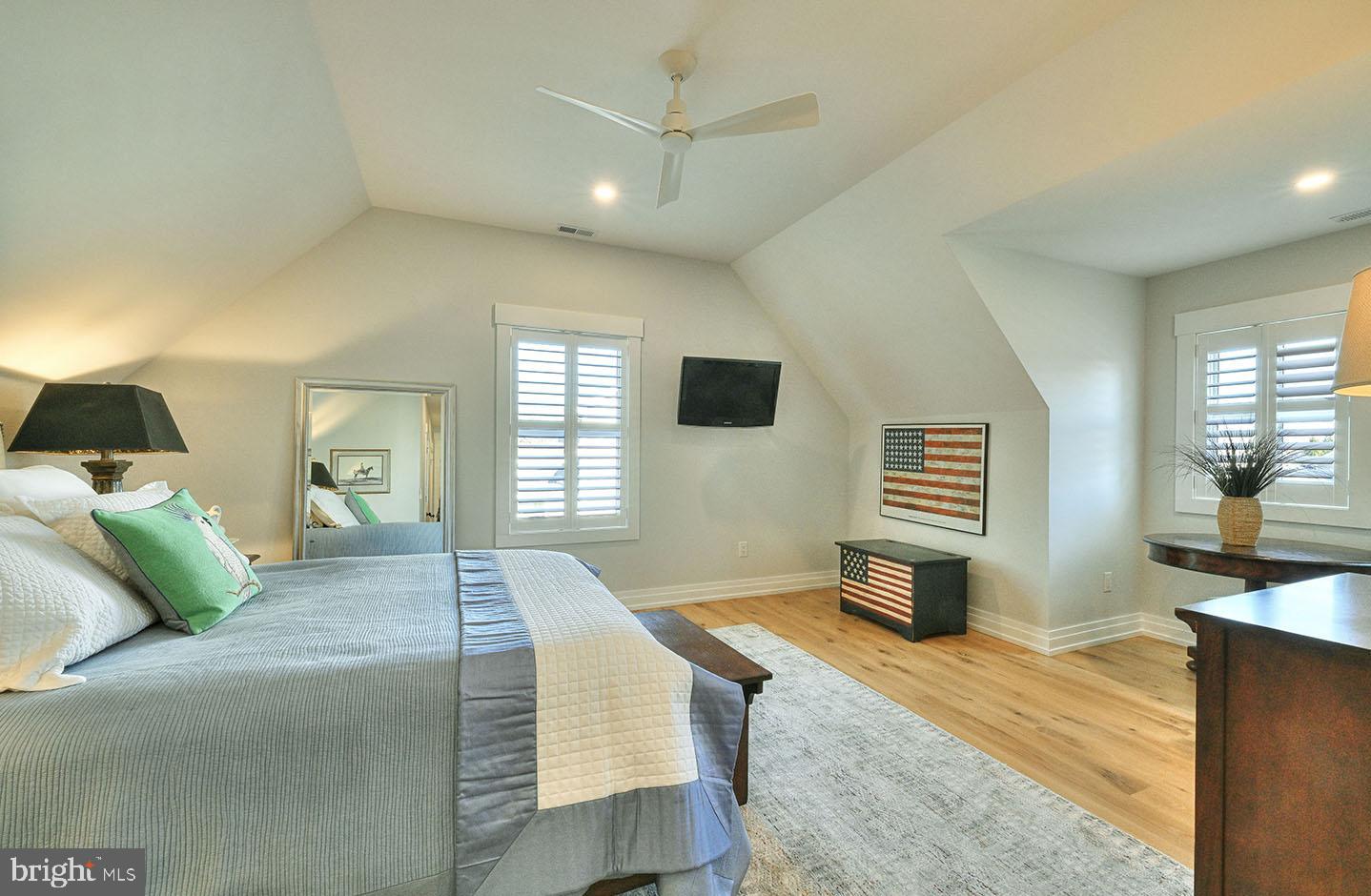 MARINERS RETREAT - Residential