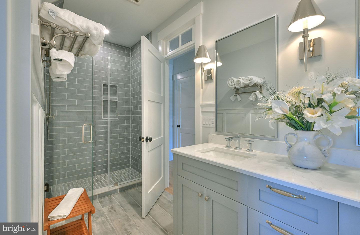 MARINERS RETREAT - Residential