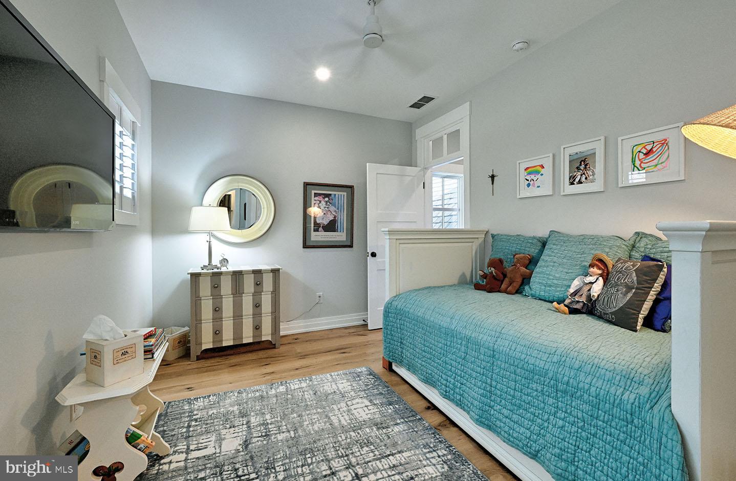 MARINERS RETREAT - Residential