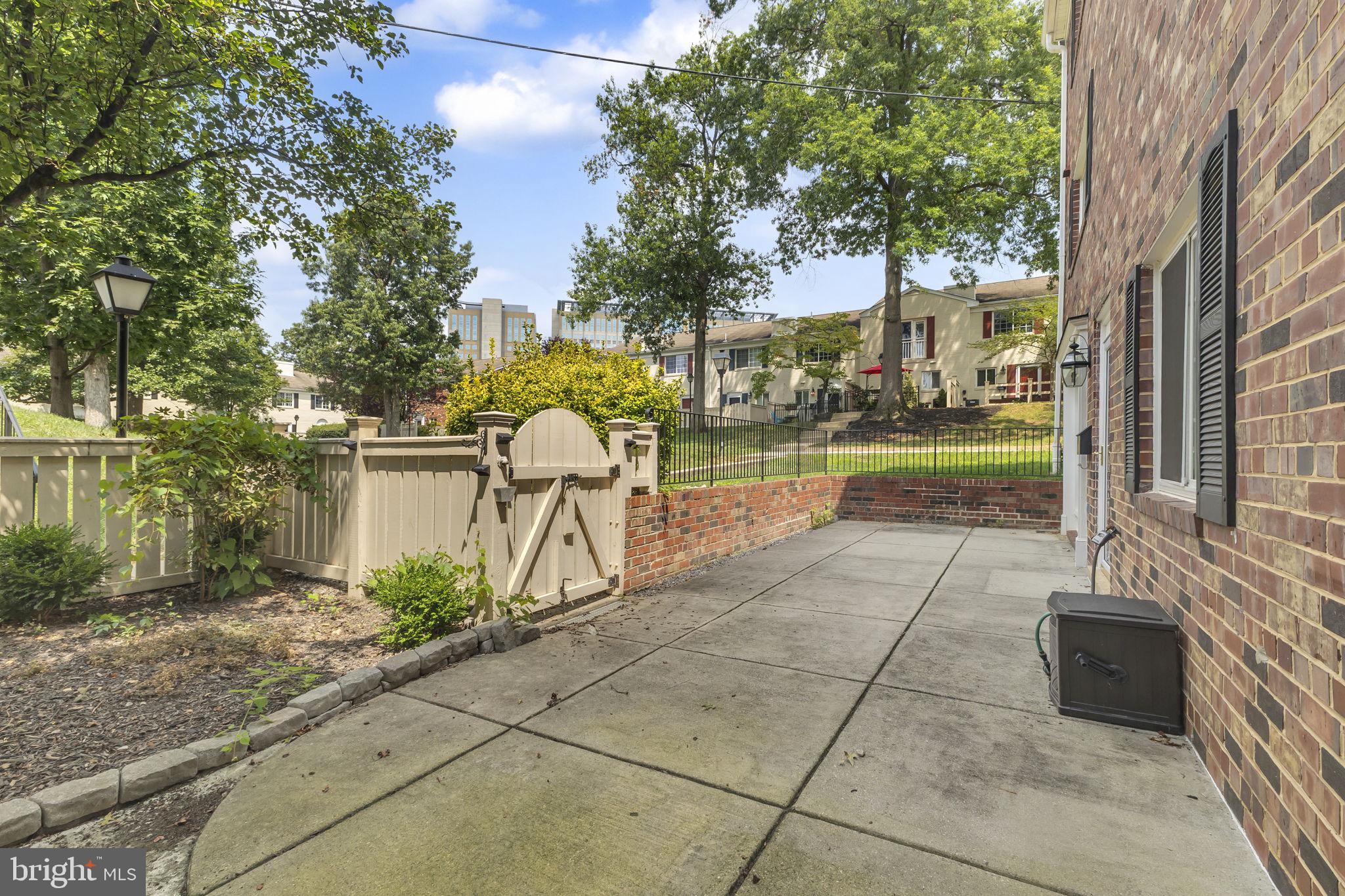 PARKSIDE AT ALEXANDRIA - Residential Lease