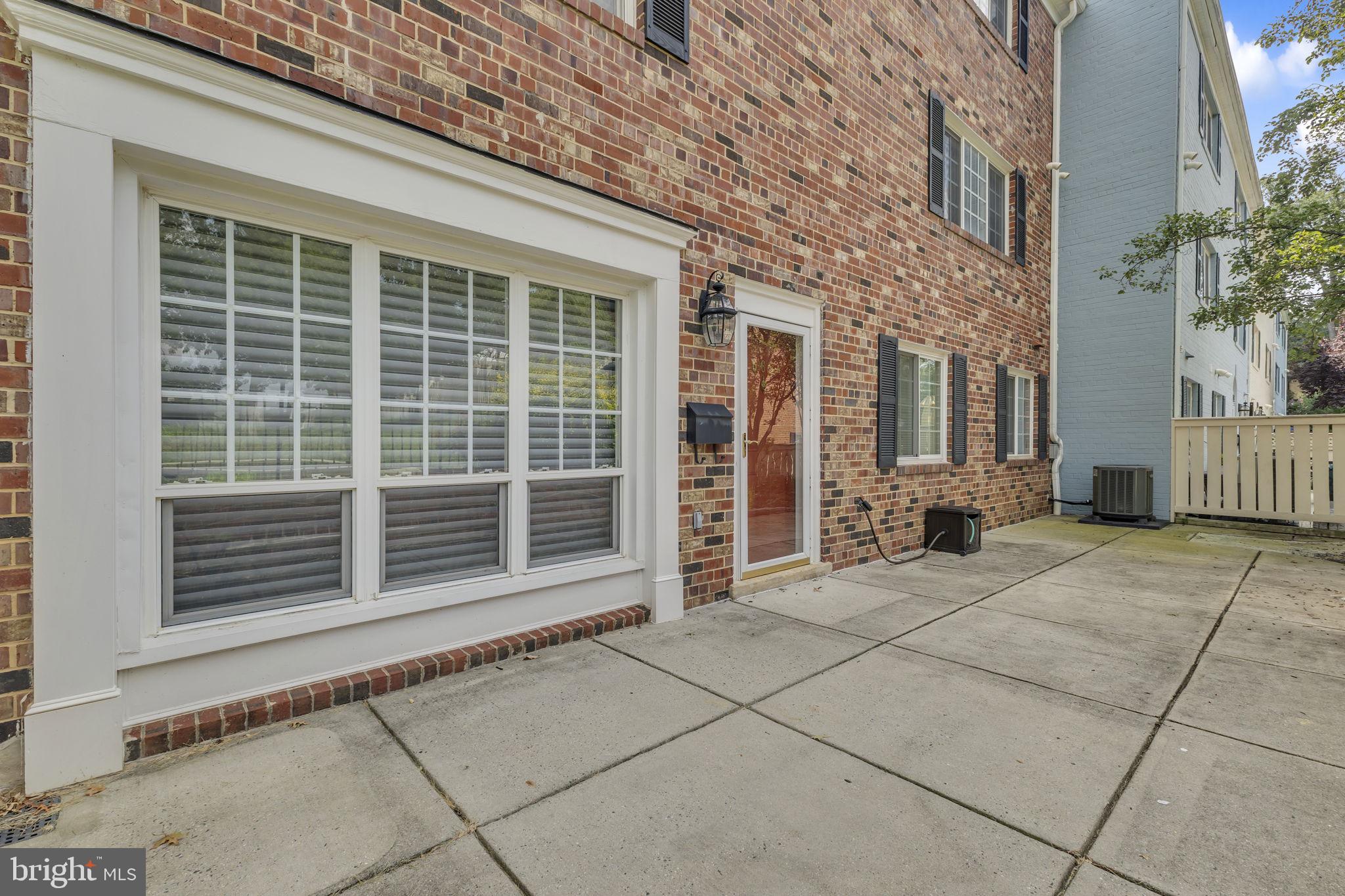 PARKSIDE AT ALEXANDRIA - Residential Lease