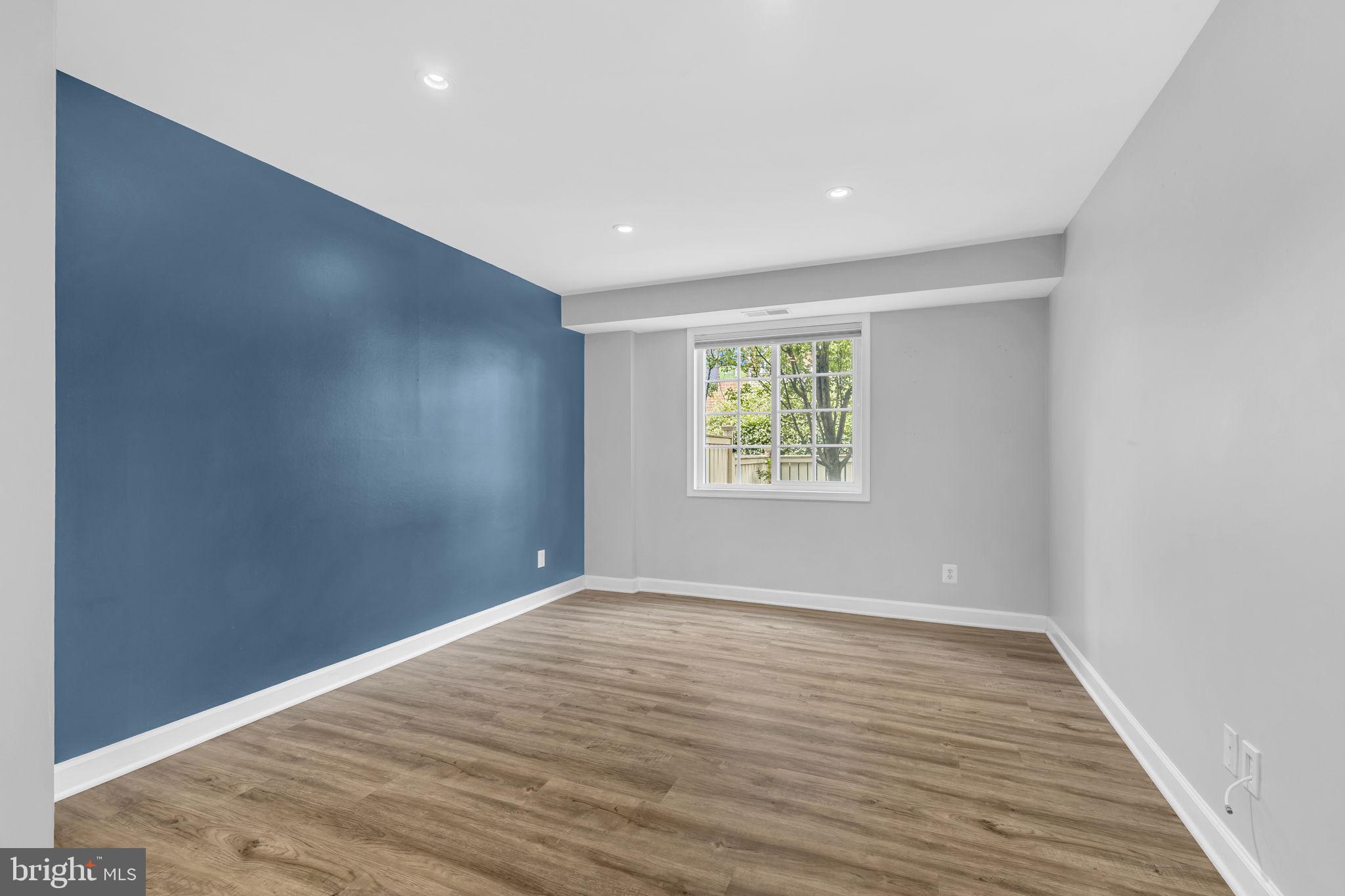 PARKSIDE AT ALEXANDRIA - Residential Lease