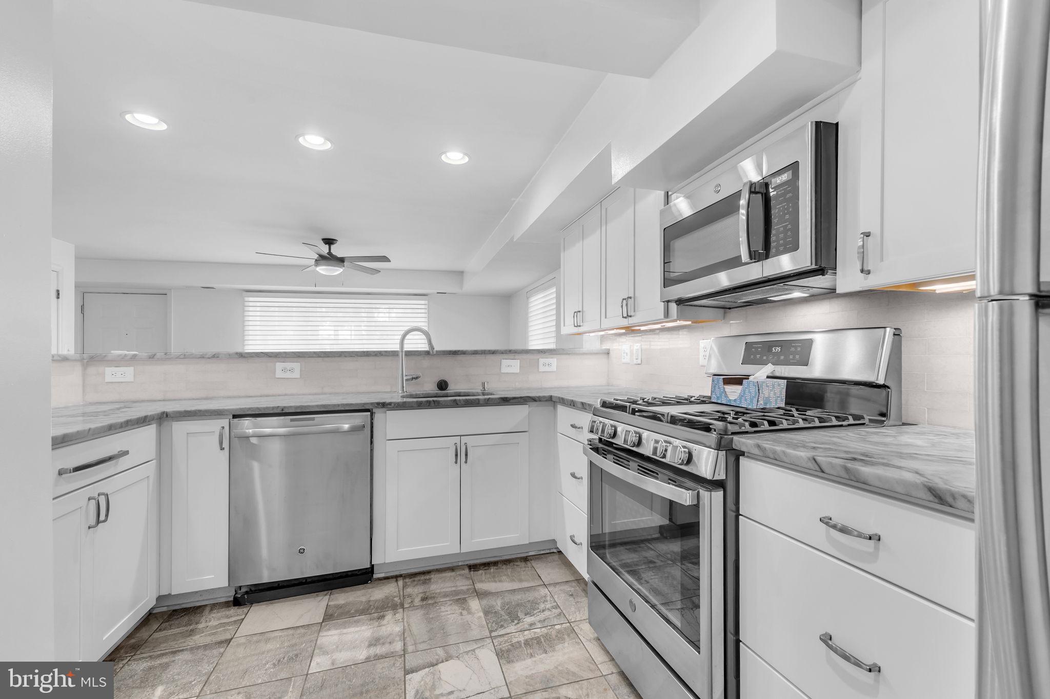 PARKSIDE AT ALEXANDRIA - Residential Lease