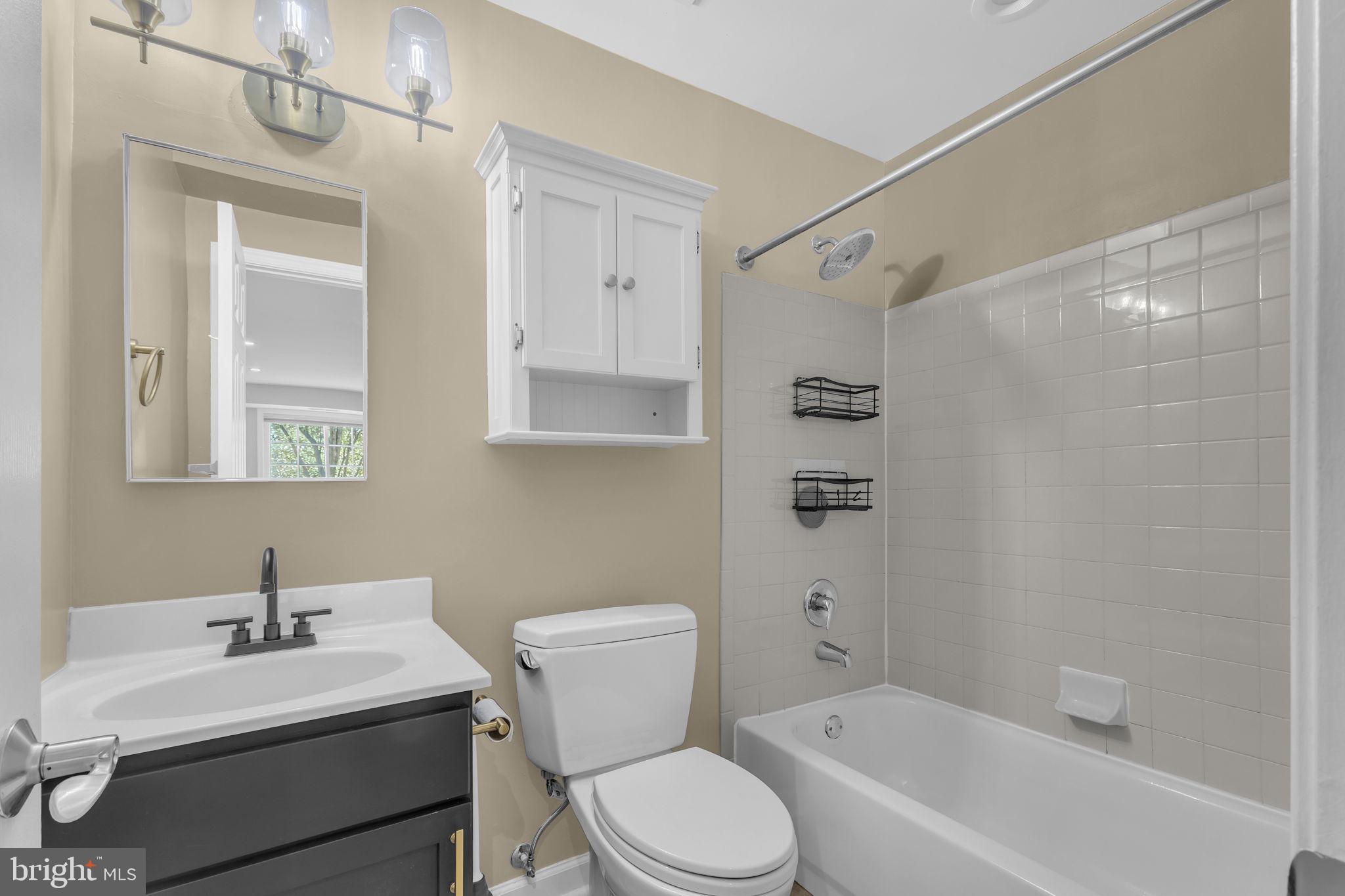 PARKSIDE AT ALEXANDRIA - Residential Lease