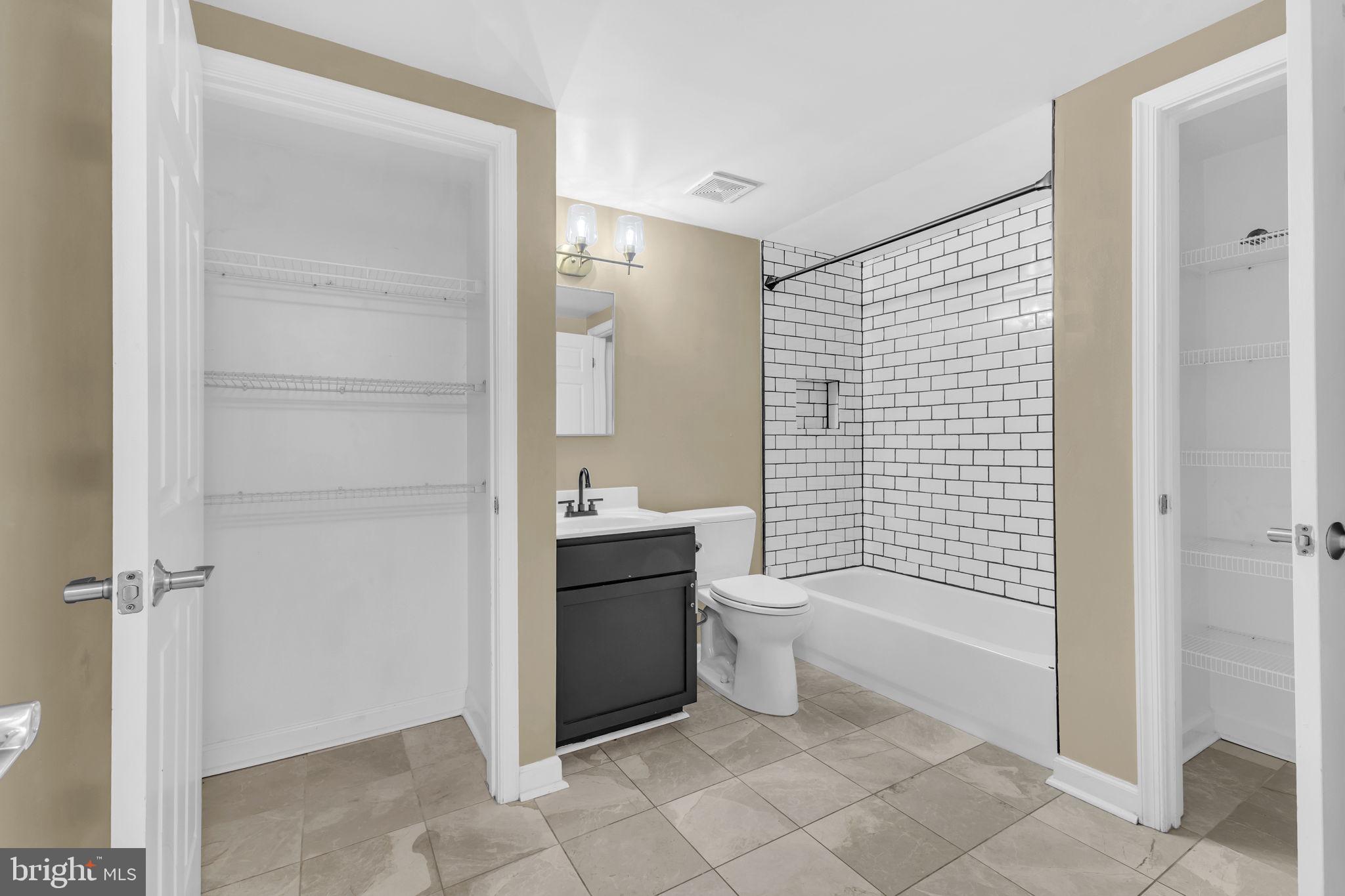 PARKSIDE AT ALEXANDRIA - Residential Lease