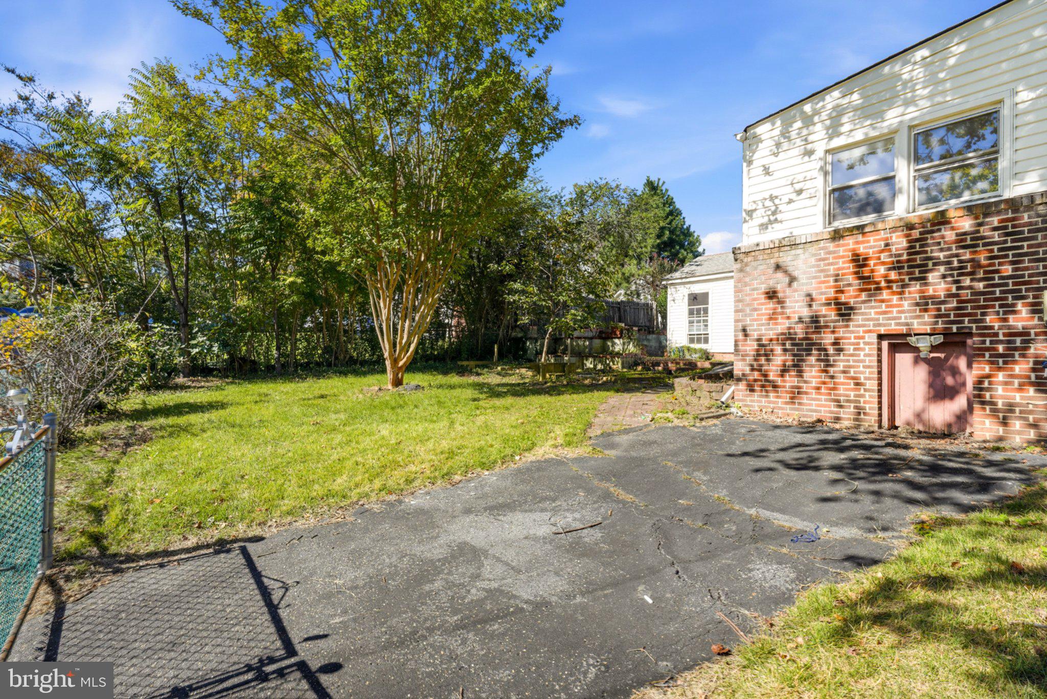 900 CARROLL AVENUE