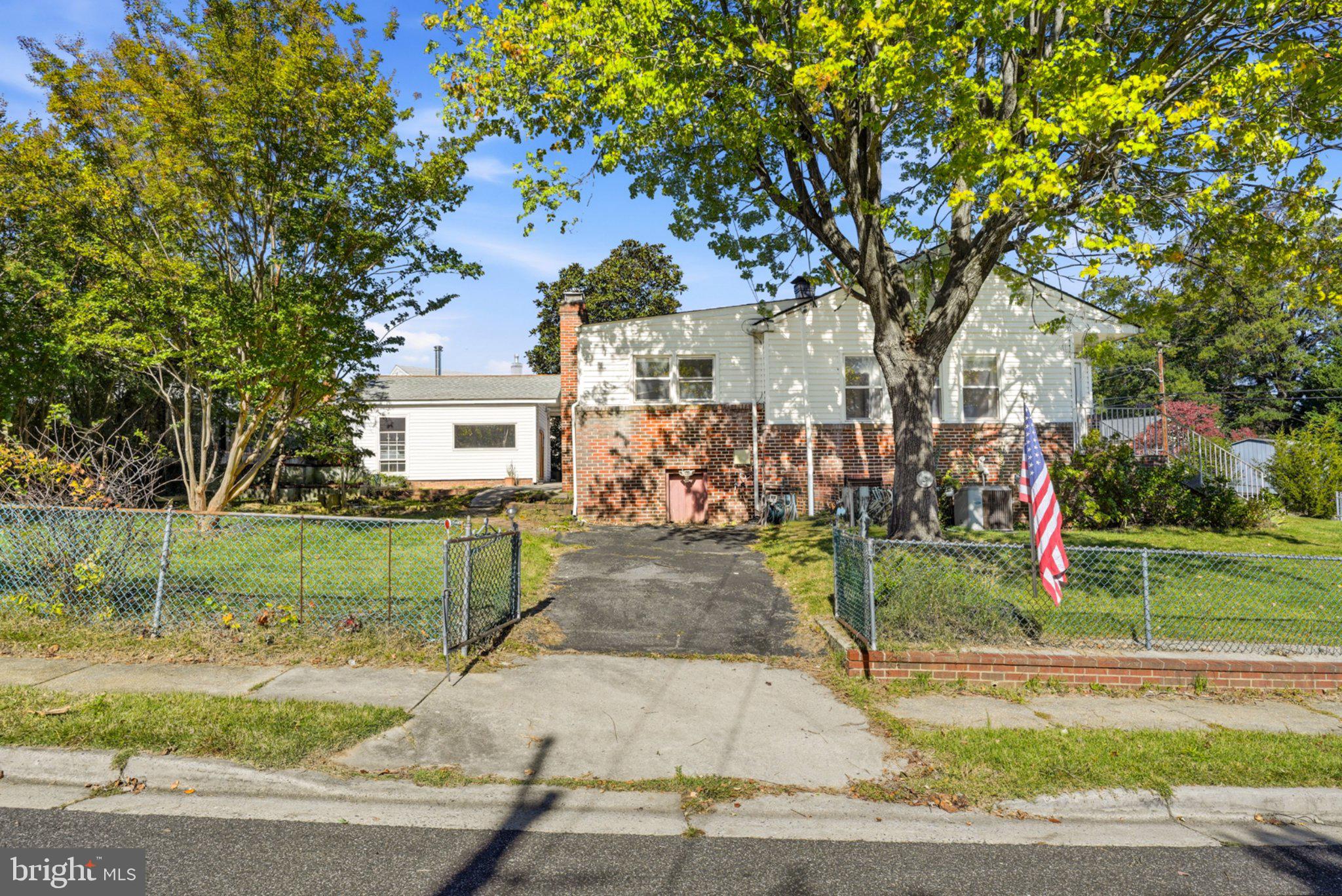 900 CARROLL AVENUE