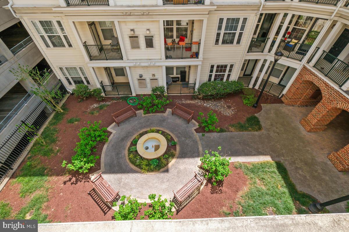 THE COLONNADE AT KENTLANDS - Residential