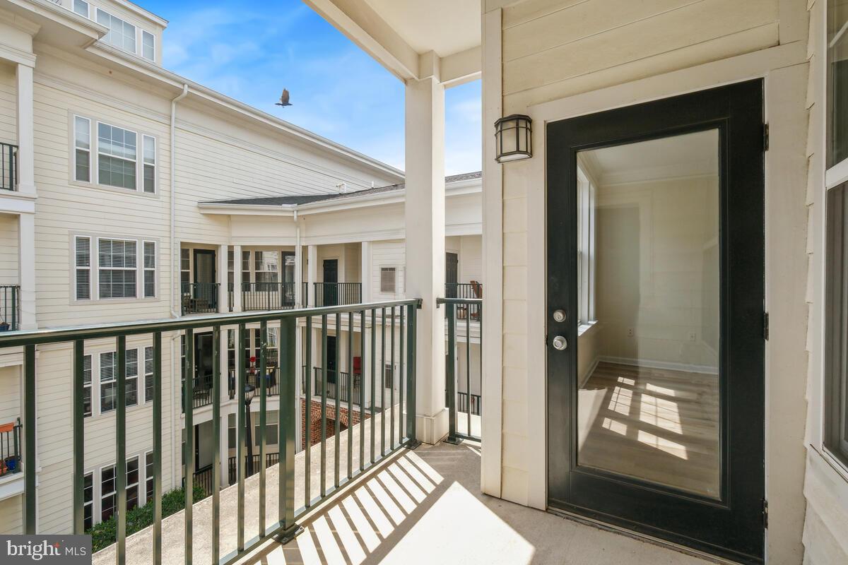 THE COLONNADE AT KENTLANDS - Residential