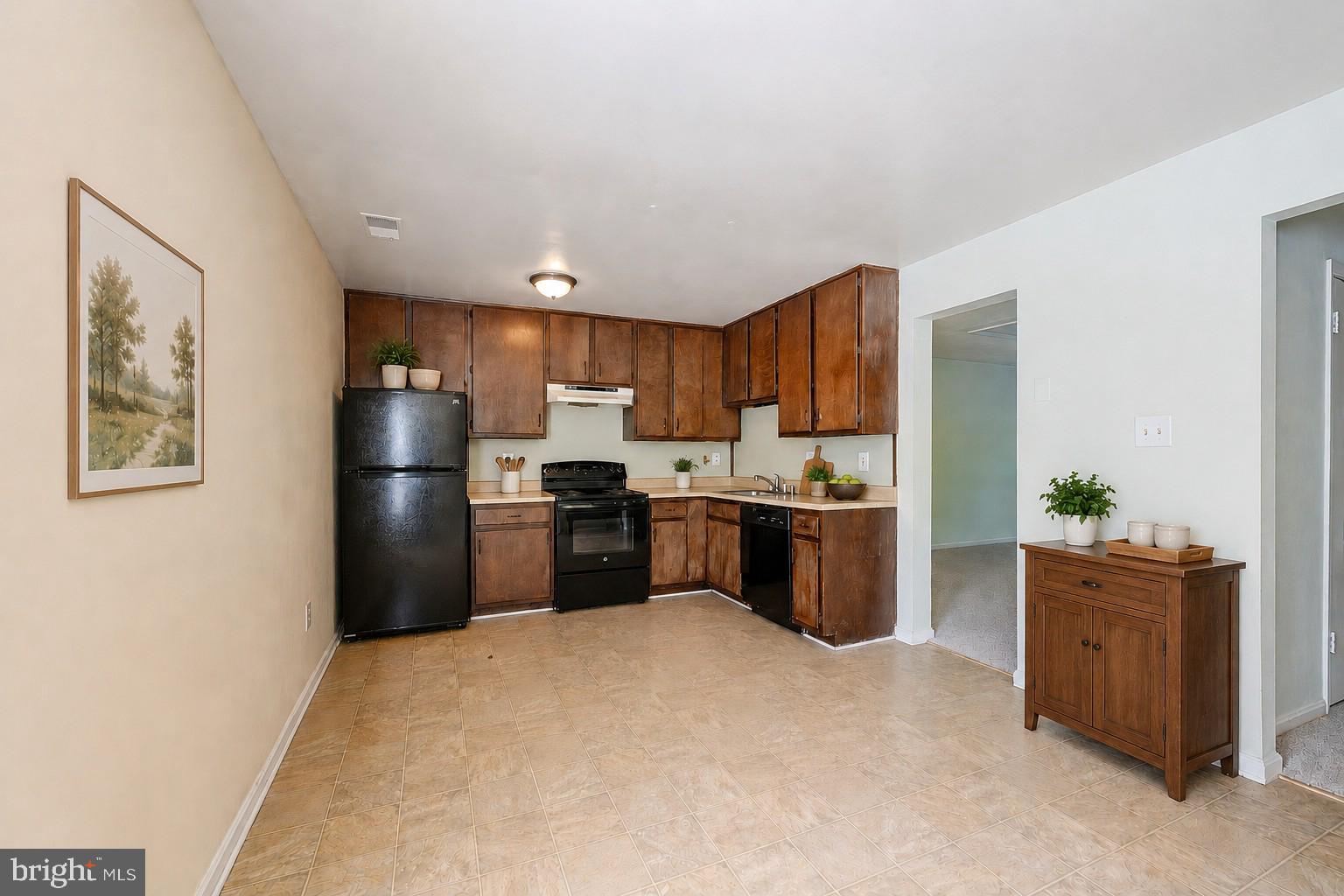 1687 HART COURT