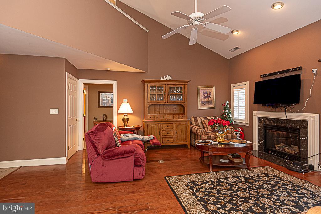RIVER RUN - Residential