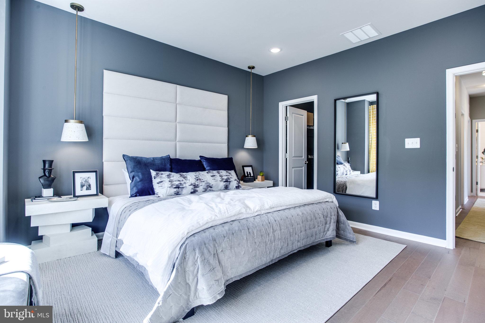 TOWNS AT MARKET COMMONS - Residential