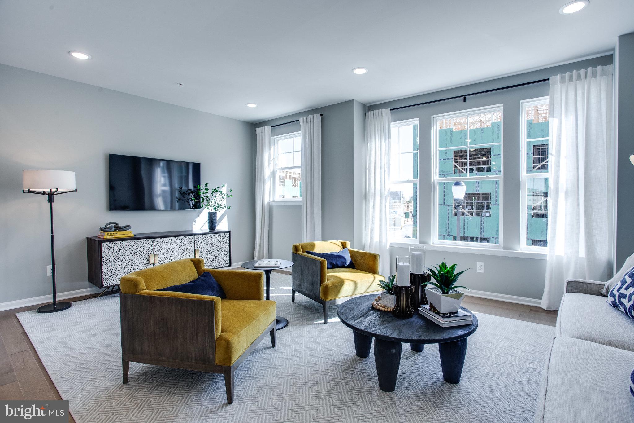 TOWNS AT MARKET COMMONS - Residential