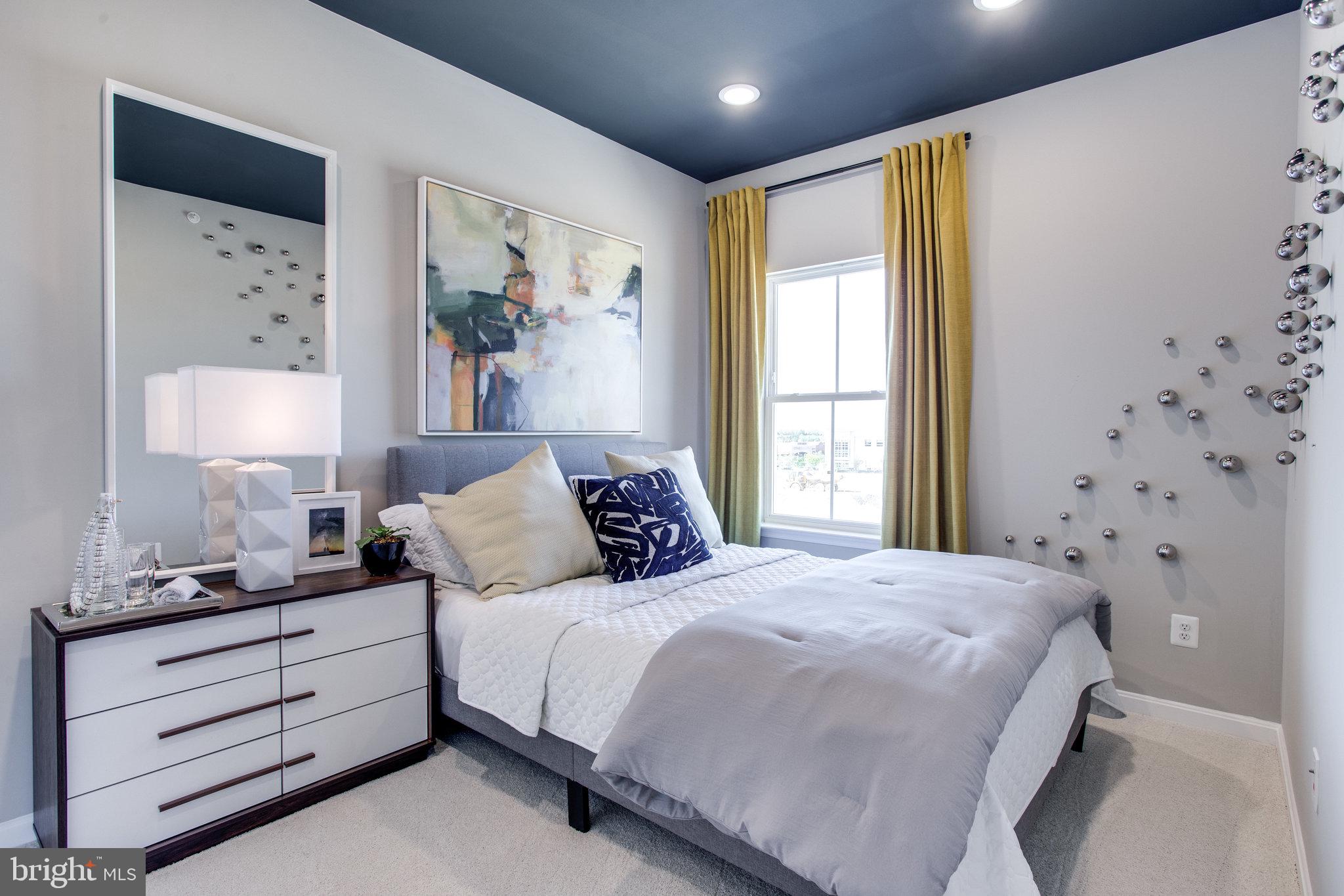 TOWNS AT MARKET COMMONS - Residential