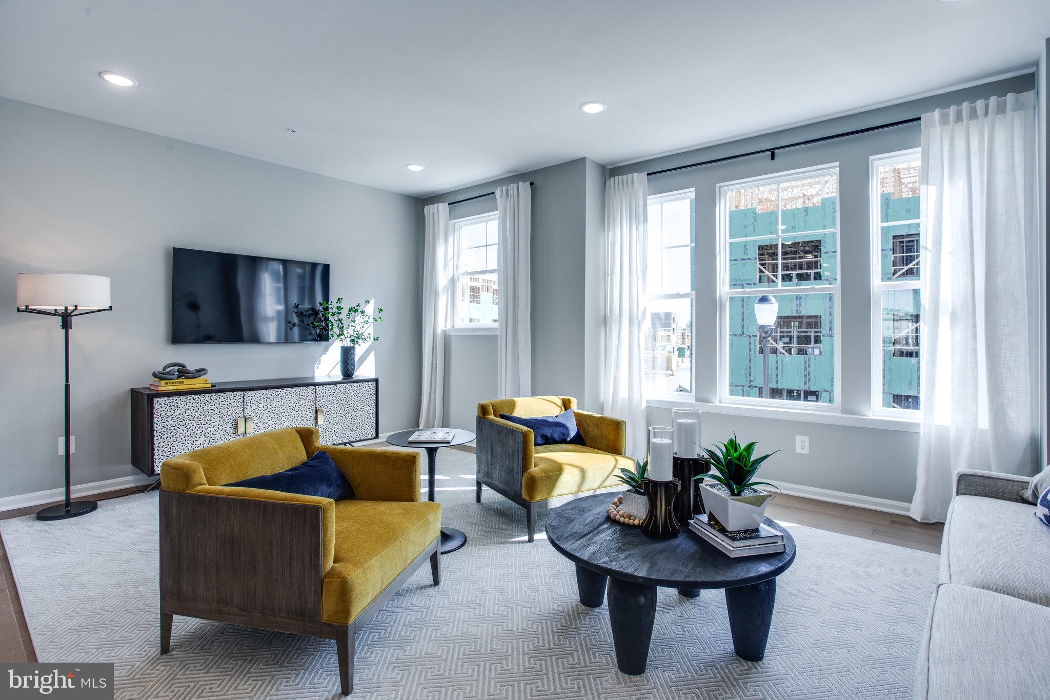 TOWNS AT MARKET COMMONS - Residential