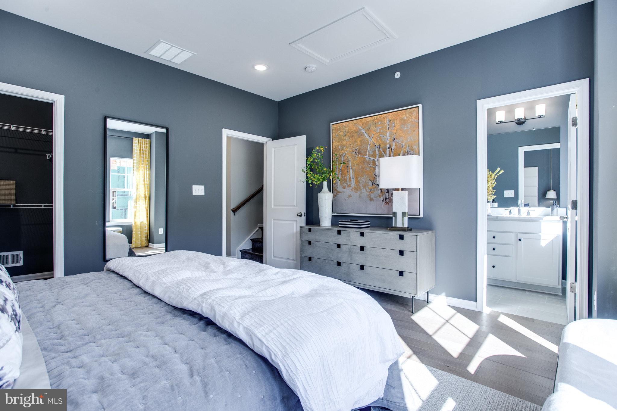 TOWNS AT MARKET COMMONS - Residential