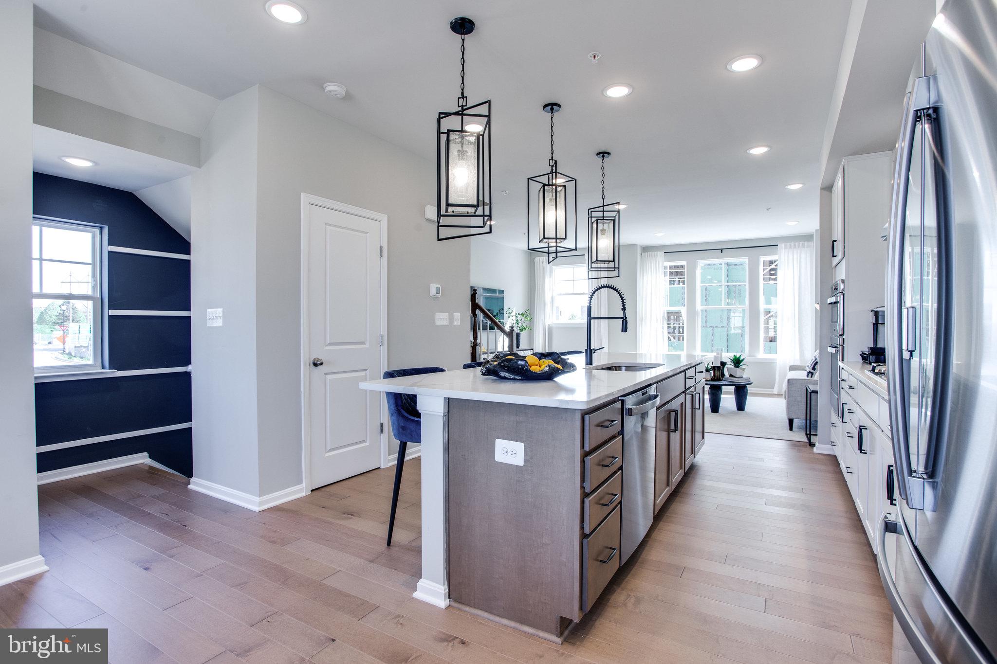 TOWNS AT MARKET COMMONS - Residential