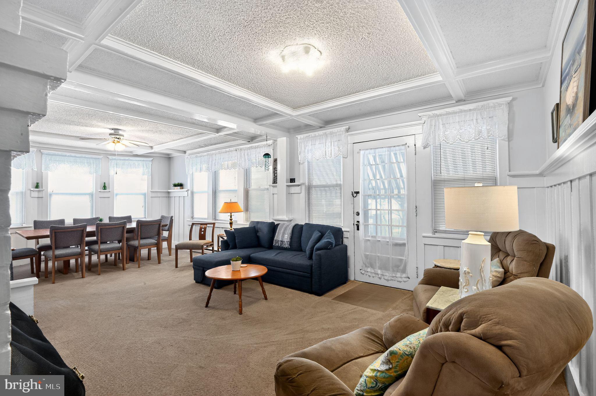 412 CORINTHIAN AVENUE